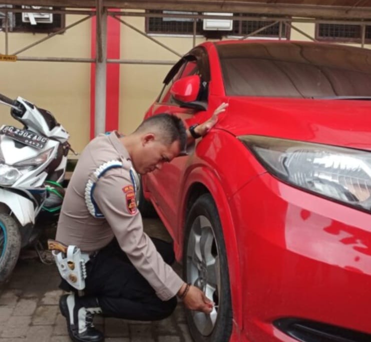 Awas! Personel Polrestabes Palembang yang Masih Bawa Mobil Dijamin Ban Kempes