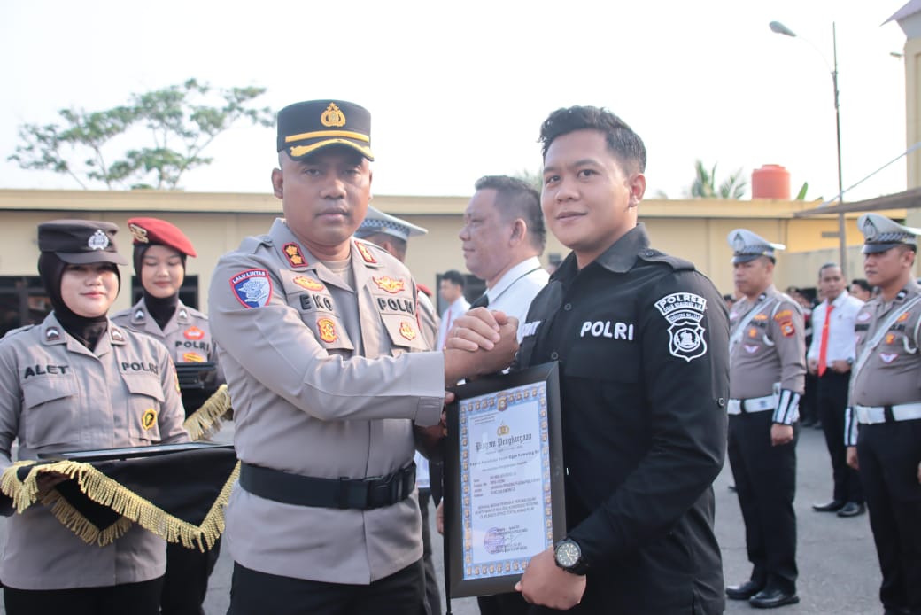 Puluhan Personel Polres OKI Terima Penghargaan, Kapolres Apresiasi Kinerja