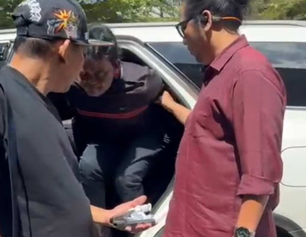 Patroli Dini Hari di Kertapati, Polisi Temukan Pistol Rakitan dan Empat Sajam