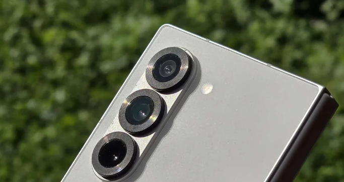 Samsung Galaxy Z Fold7 Tampil Futuristik, Ganti Perintah Kamera Cuma Pakai Suara Berkat Galaxy AI