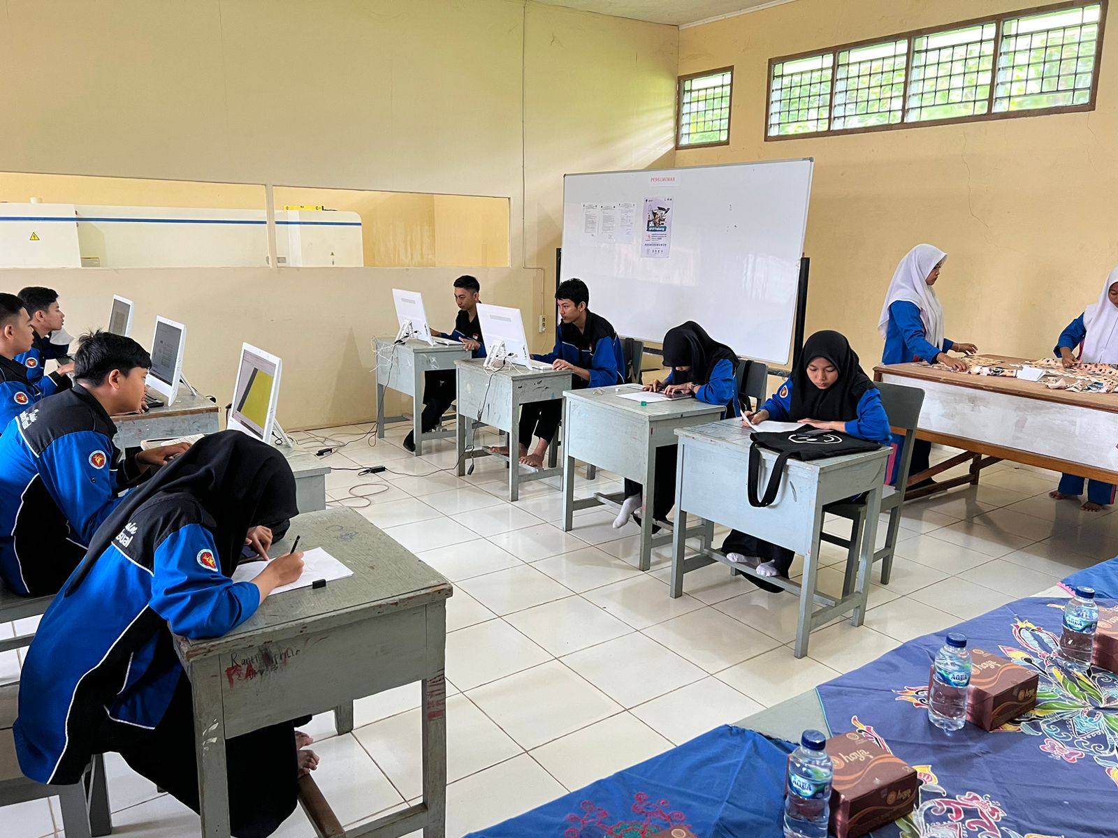 Program Kolaborasi SMK di Padang Ciptakan Lulusan Siap Kerja, Siap Wirausaha dan Produk Siap Jual  