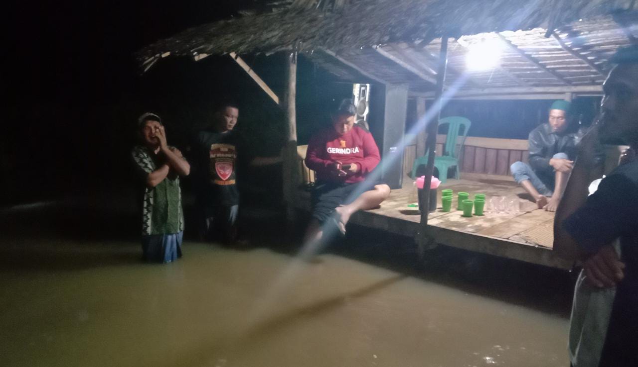 Legislator Partai Gerindra Prabumulih Kunjungi Korban Banjir 