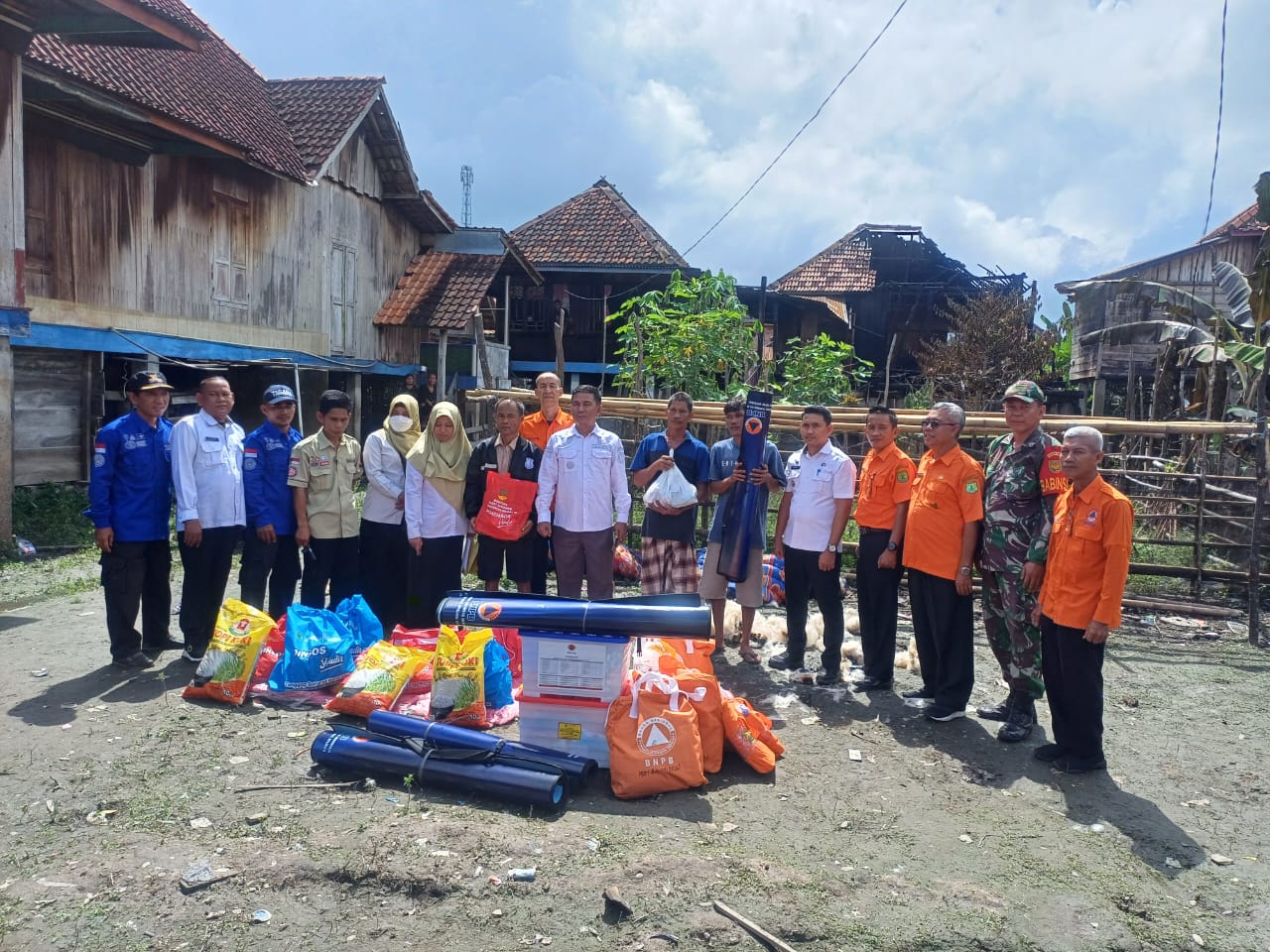 Pemkab Muba Bergerak Cepat, Bantuan Tanggap Bencana Untuk Korban Kebakaran Desa Petaling