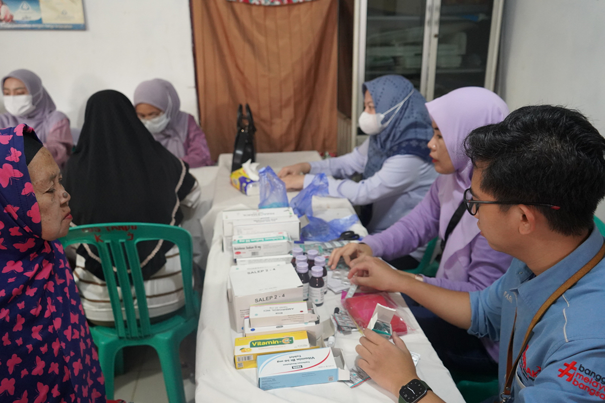 PT Bukit Asam Gelar Pengobatan Gratis dan Gizi untuk Anak Stunting di Kertapati