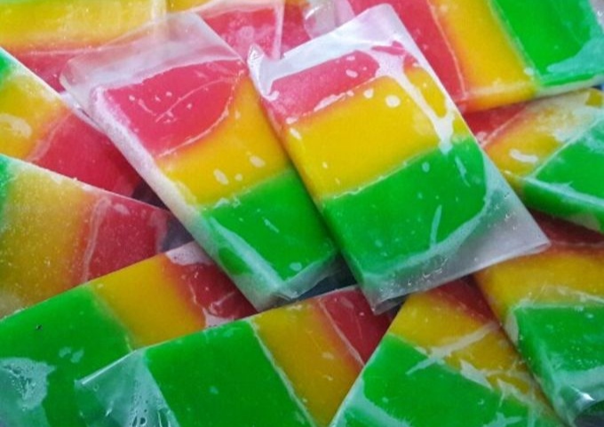 Jajanan Jadul Es Gabus Viral, Ternyata Begini Asal Usul dan Cara Membuatnya