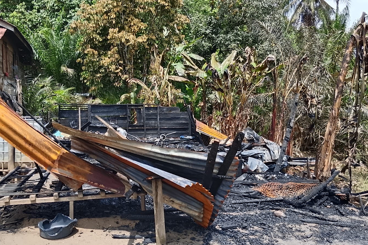 Rumah Sekaligus Warung Manisan Milik Warga Benakat Muara Enim Hangus Terbakar  