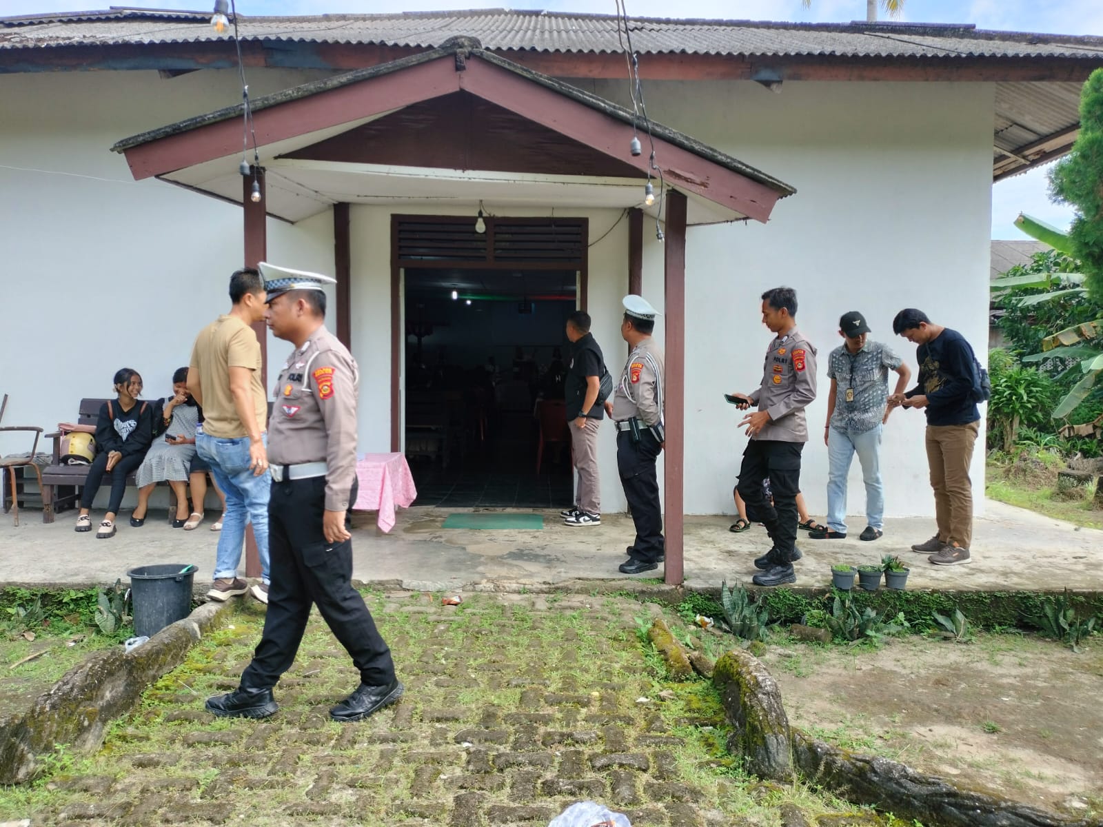Perayaan Wafat Isa Al-Masih Tahun 2025 di Ogan Ilir, Polsek Indralaya Lakukan Pengamanan di Sejumlah Gereja