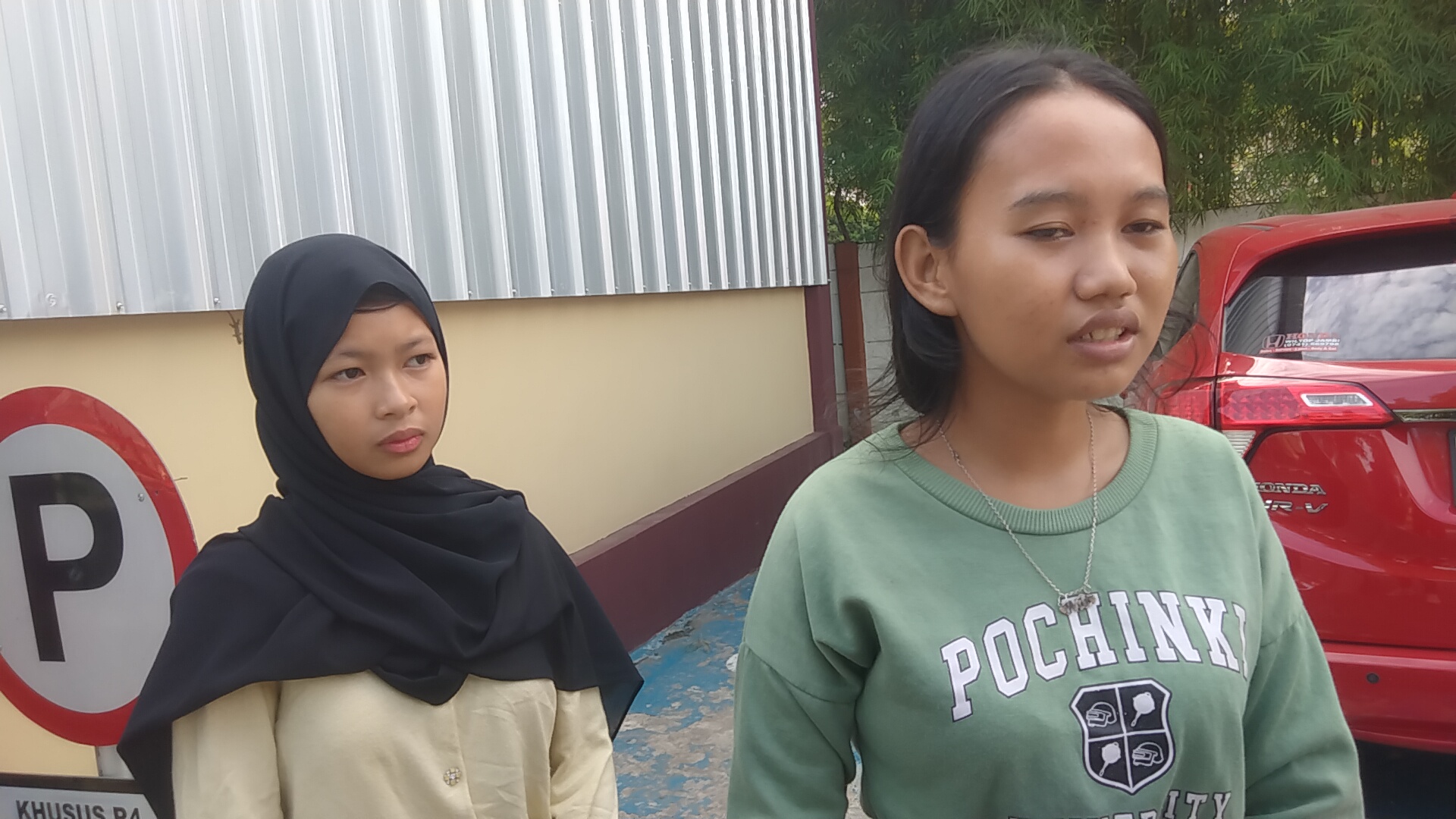 Ajari Adik Kendarai Sepeda Motor, 2 Hp Wanita di Palembang Ini Dirampas Pria Pakai Jaket Gojek