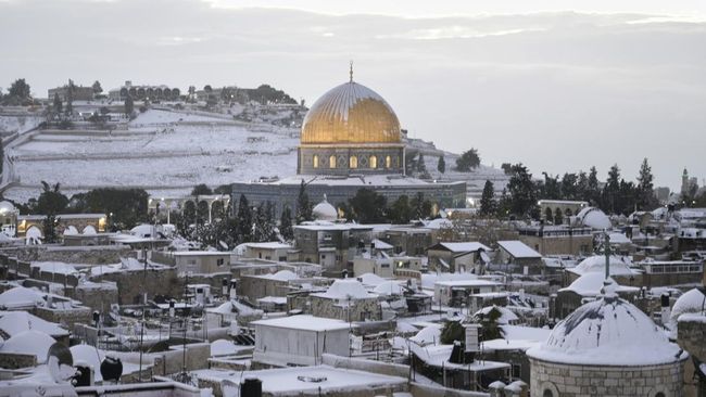 Subhanallah! Masjid Al Aqsa Diselimuti Salju Tebal, Ucapan Ulama Palestina Benar! Tanda Kematian Israel?