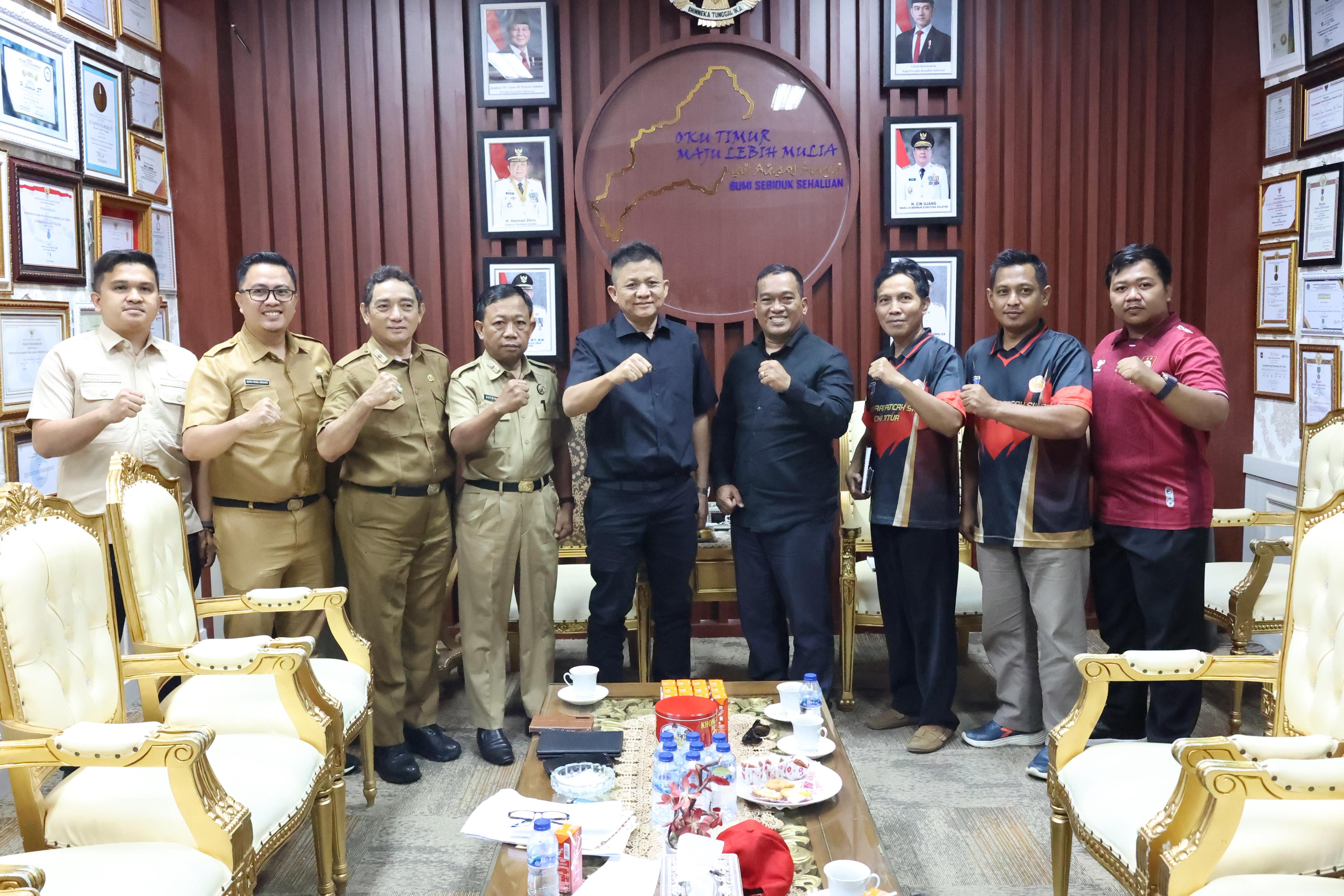 Dukung Atlet Berprestasi, Bupati OKU Timur Siap Fasilitasi Kejuaraan Pencak Silat