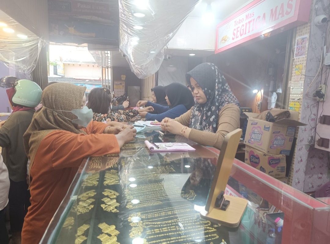 Harga Emas di Kayuagung Tembus Rp9,7 Juta per Suku, Pembeli Mulai Ramai
