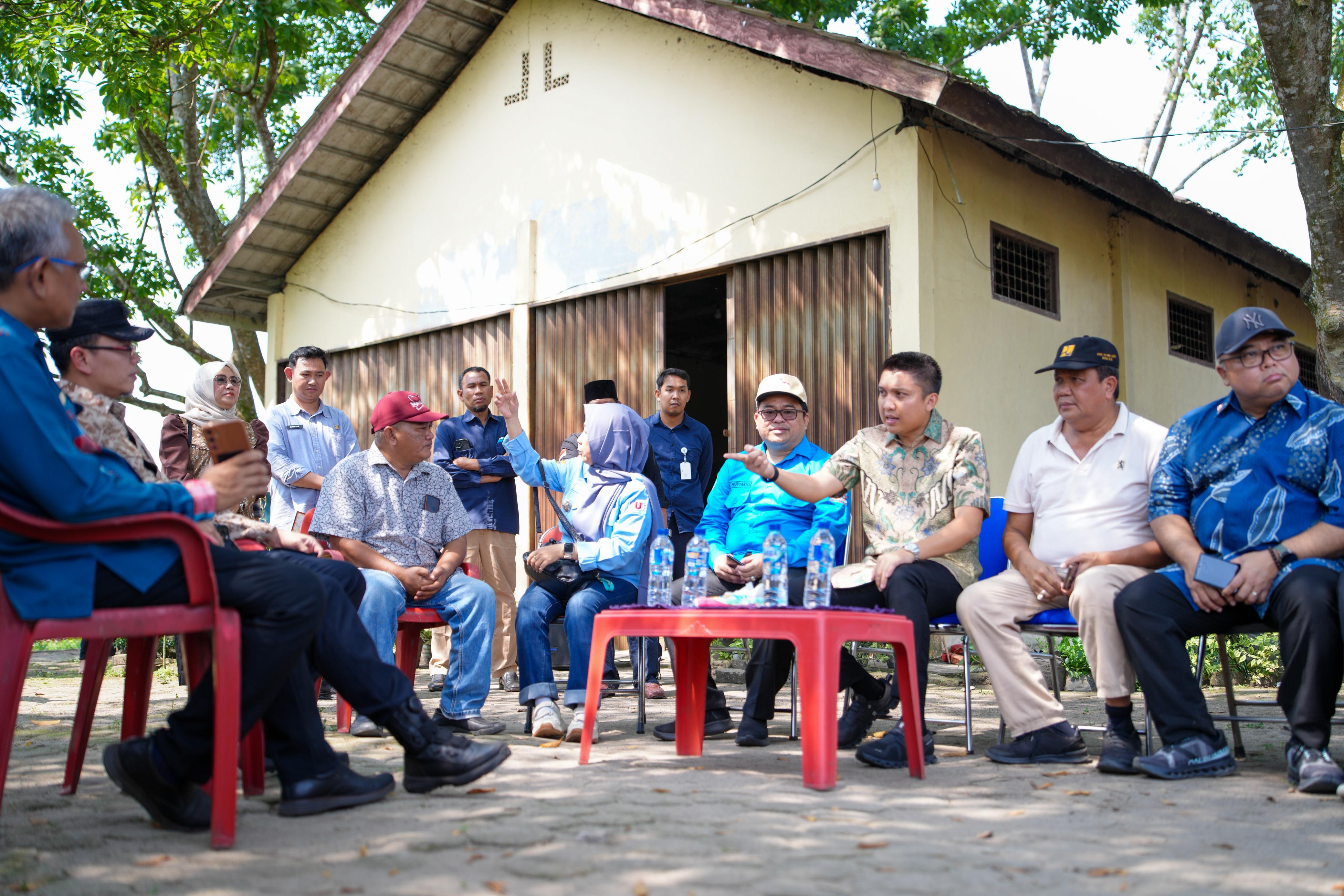 Bupati Ogan Ilir Tinjau Lahan Bakal Sekolah Rakyat di Desa Mekar Sari, Upaya Tingkatkan Kualitas Pendidikan