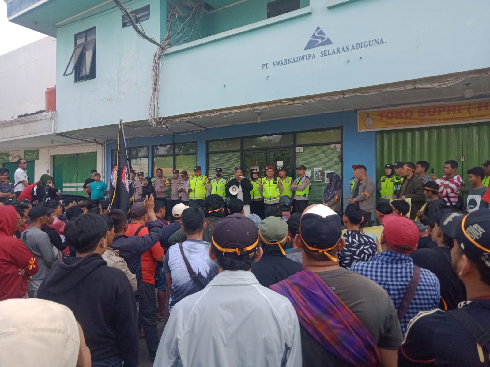 Pedagang Pasar Induk Palembang Gelar Aksi Damai, Tolak Kenaikan Tarif Retribusi Intimidasi, Sita Lapak Sepihak