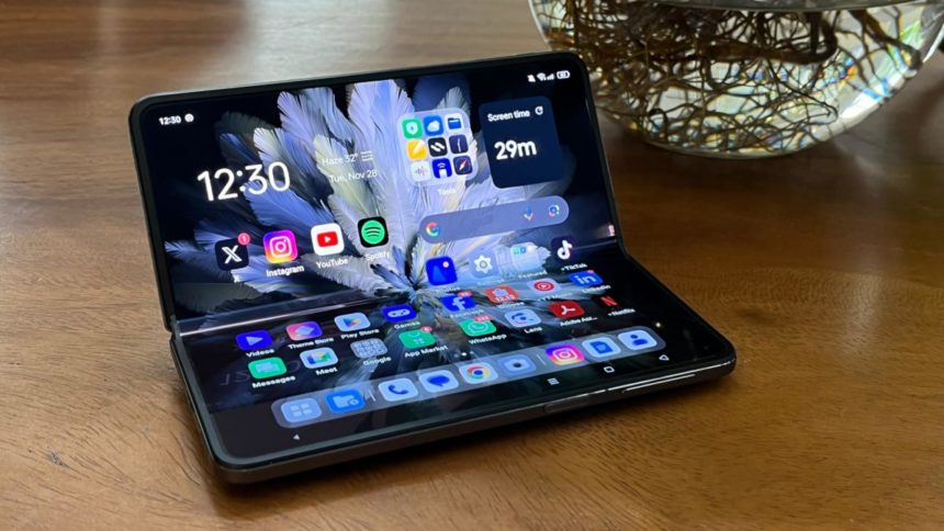 Smartphone Lipat Find N3 dari OPPO, Berani Senggol Tipis-tipis Samsung Galaxy Z Fold5 