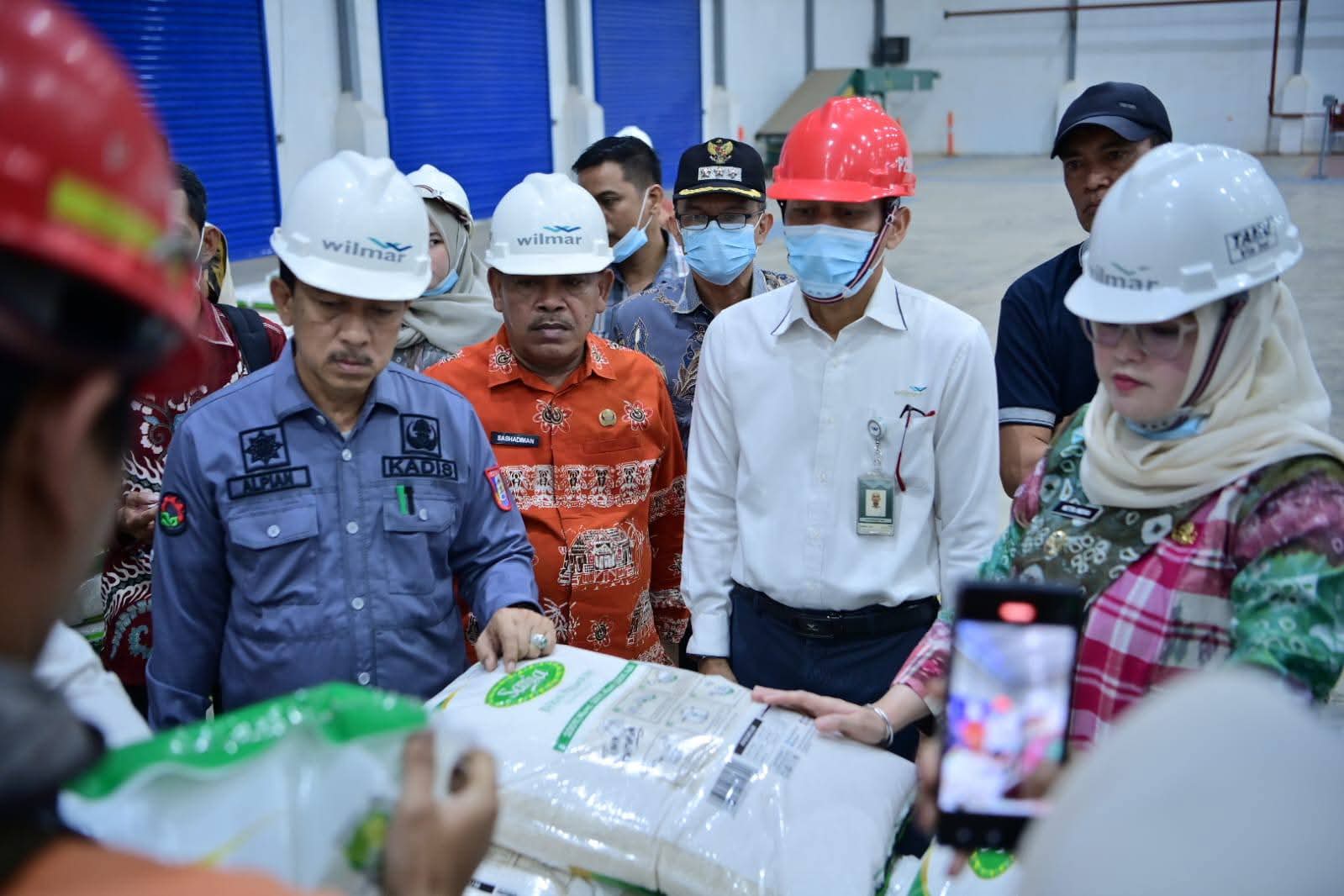 Heboh Beras Premium Oplosan, Wabup Netta Indian Tinjau Pabrik PT Wilmar dan Kaget Temukan Ini!