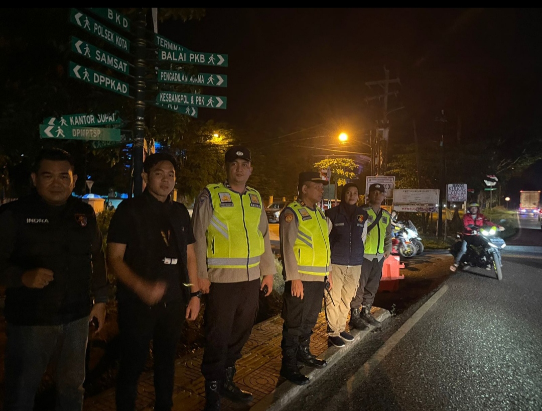 Malam Pergantian Tahun Masyarakat Padati Taman Segitiga Emas Kayuagung