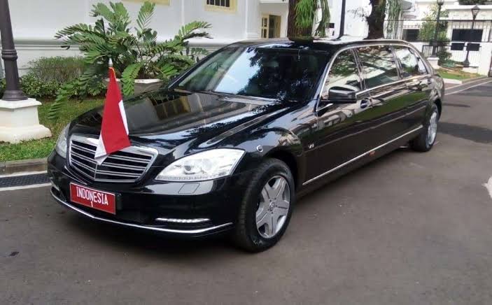 WOW Super Aman! Mobil Mercedes Benz Presiden Jokowi Ternyata Anti Ledakan dan Peluru, Cek Kelebihannya