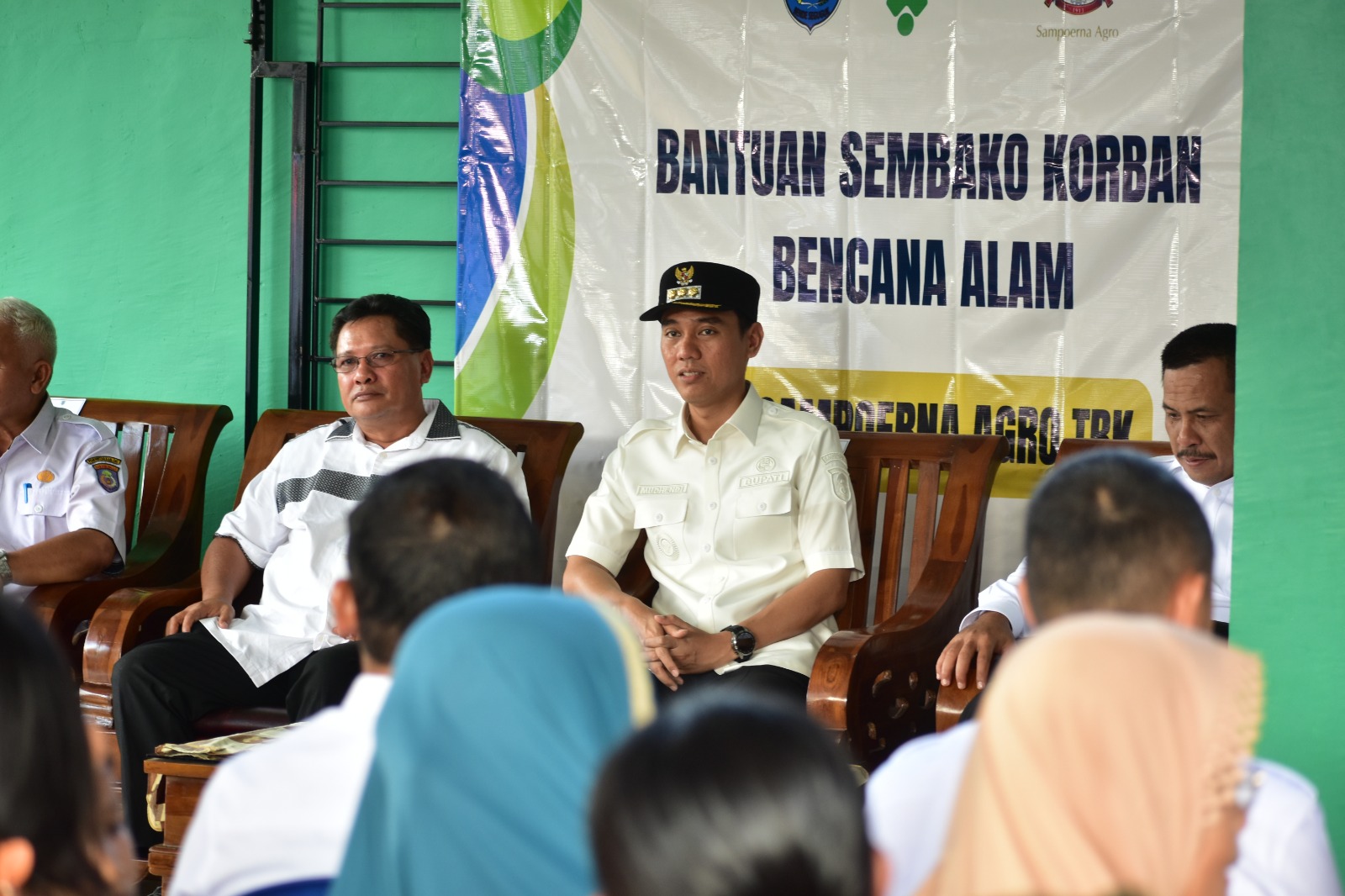 Pemkab OKI – PT Sampoerna Agro Salurkan Bantuan Kepada Warga Terdampak Banjir di Pematang Panggang