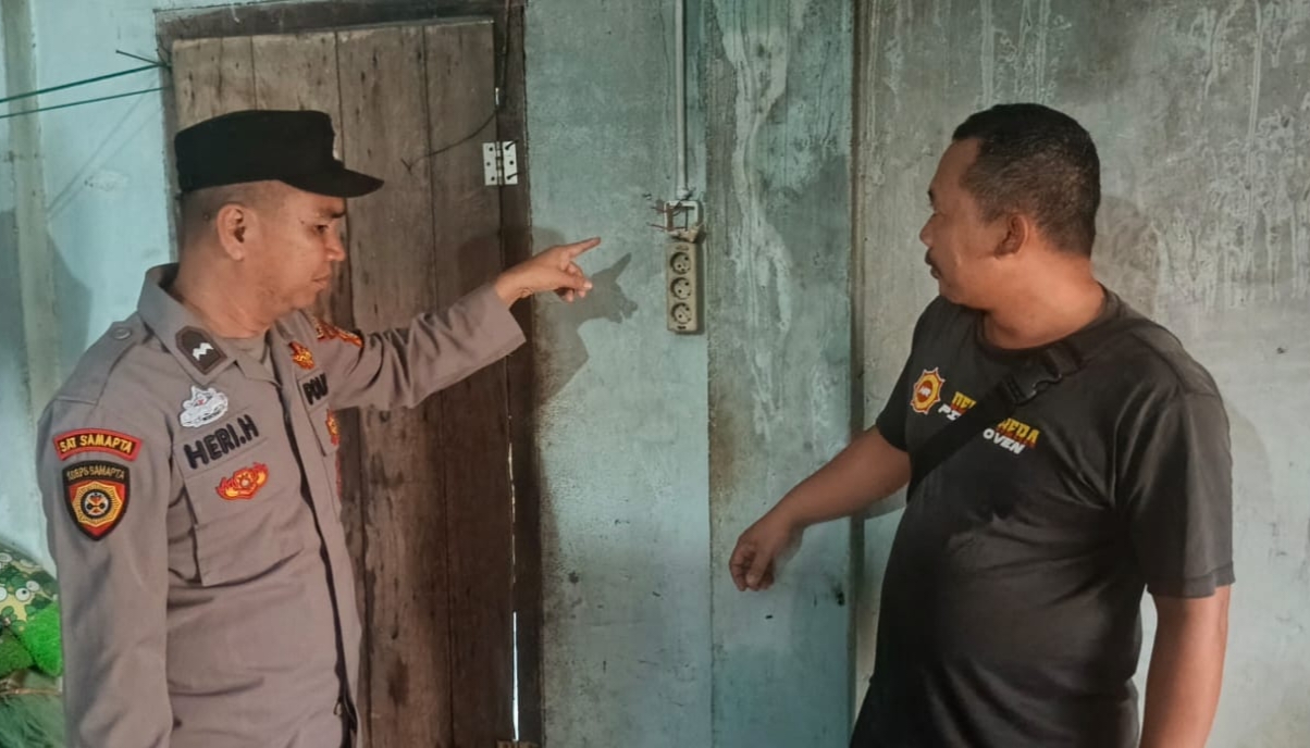 Kebakaran Rumah di Desa Pajar Bulan Ogan Ilir, Personel Polsek Tanjung Batu Cek TKP & Pastikan Tak Ada Korban