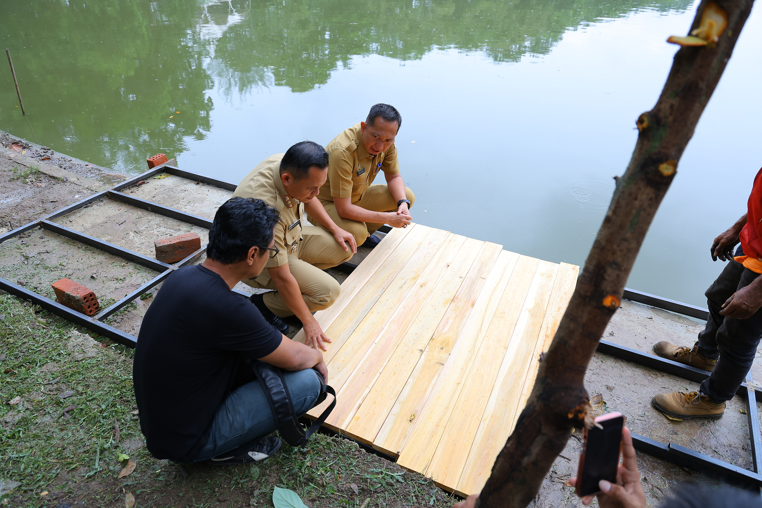  PJ Wako Cheka: Tinjau Langsung Progres Proyek Revitalisasi Kambang Iwak Palembang