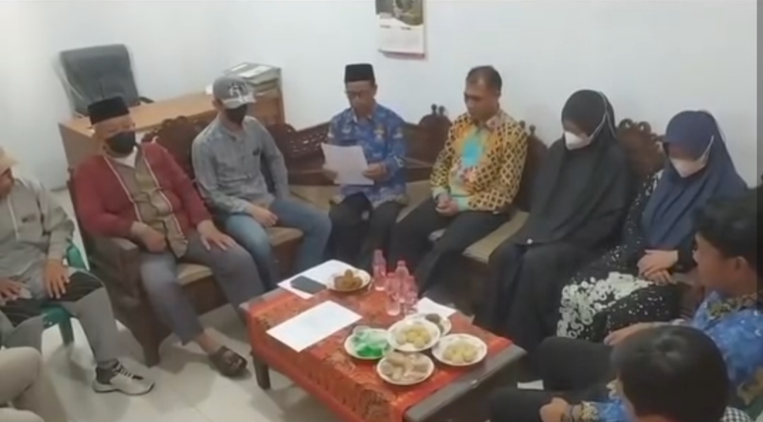 Habib Nizar Digerebek Massa Tengah Berduaan dengan Istri Orang, Masuk Rumah Dini Hari Secara Diam-Diam