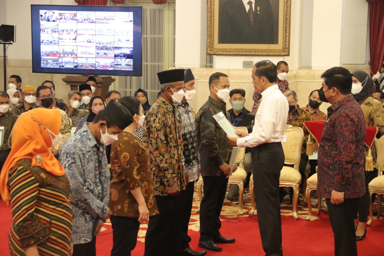 Presiden Jokowi: Kalau Sudah Pegang Sertifikat Semua Rakyat Adem