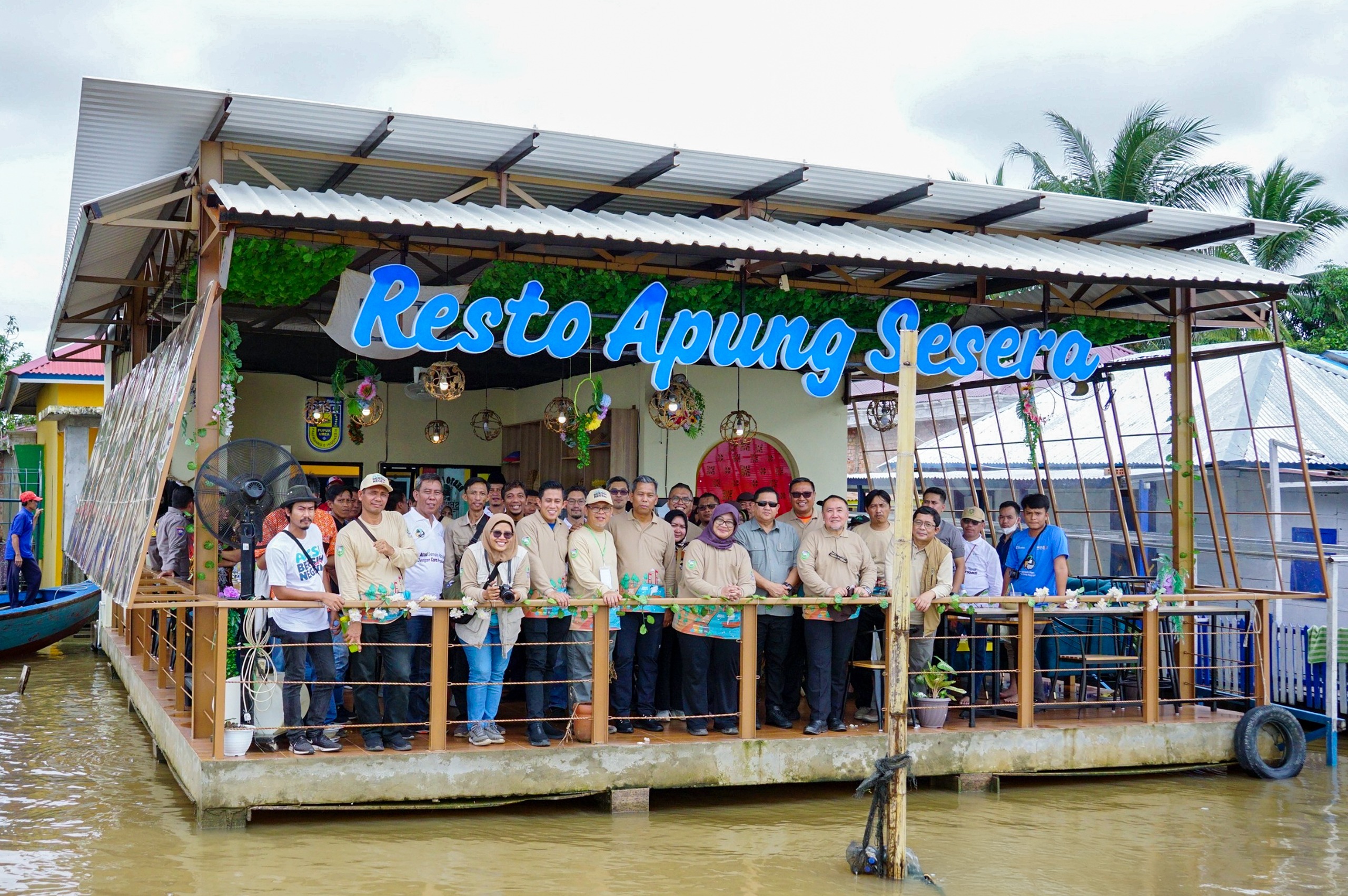 Resto Apung Sesera, Lestarikan Kuliner Khas Palembang