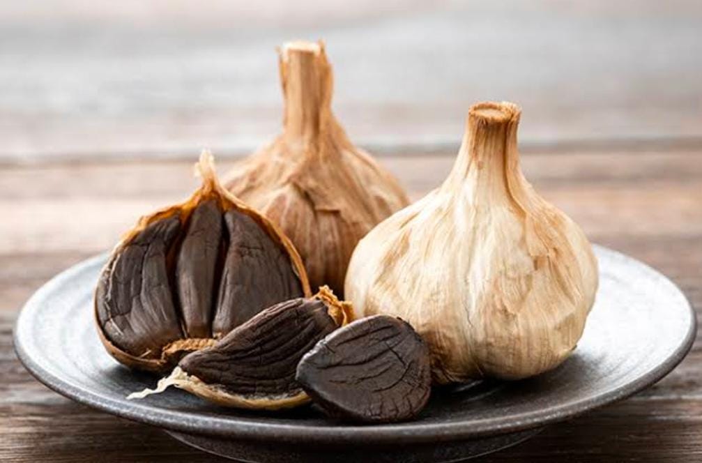 Si Hitam Manis dan Sehat! Berikut 11 Manfaat Ajaib Black Garlic untuk Kesehatan