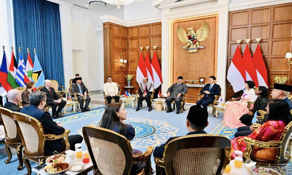 Prabowo Terima 8 Dubes Baru Negara Sahabat