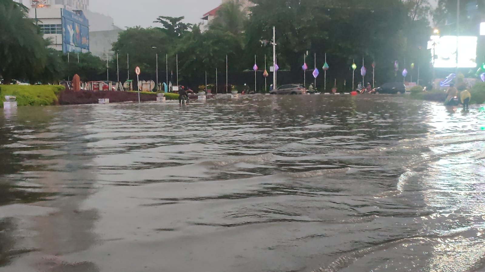 Dinas PUPR Ungkap Penyebab Banjir di Sejumlah Jalan Protokol Palembang, Simak!