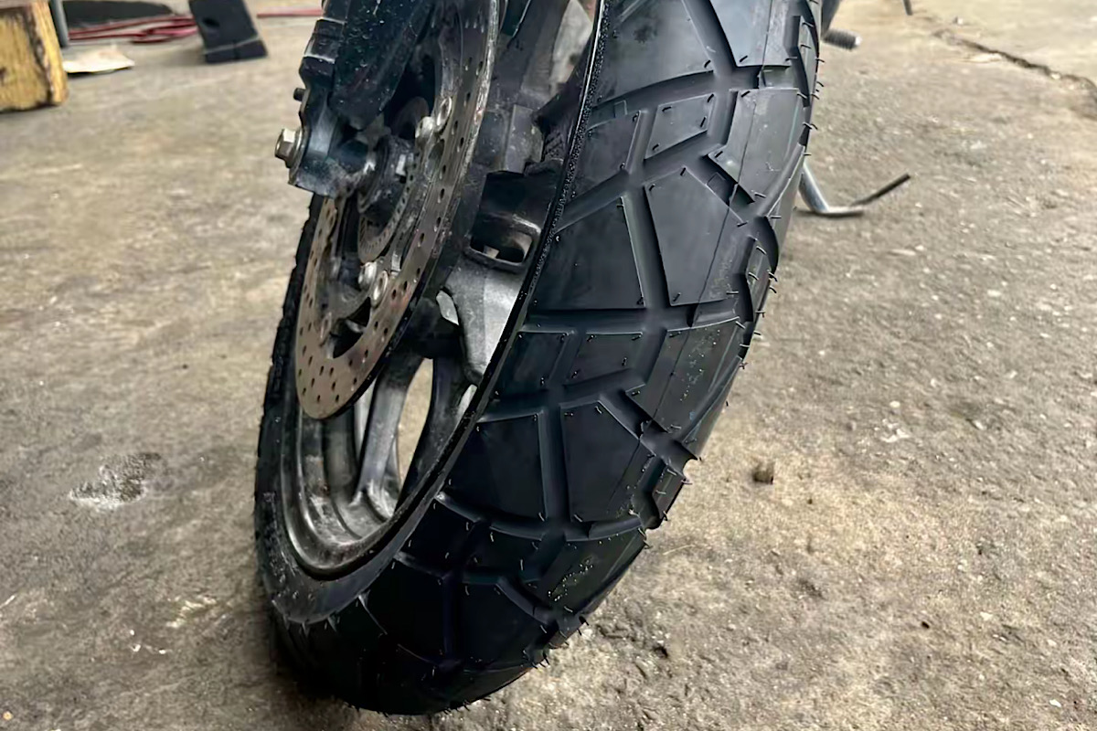 Rekomendasi Ban Motor Tahan Hantam Jalan Berlubang, Nomor 3 Paling Banyak Dipilih Punya Konstruksi Kelas Dunia