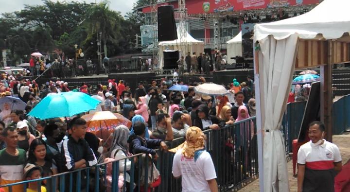 Asik Nonton Bidar, 2 Anak Terpisah dari Orang Tuanya