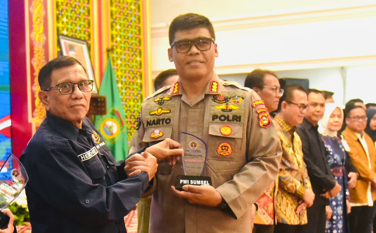 Kapolda Sumsel Terima Penghargaan Polri Peduli Pers dari Persatuan Wartawan Indonesia 