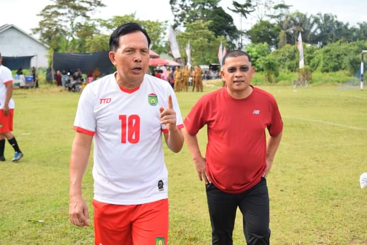 Bupati Muratara - Walikota Prabumulih Gelar Pertandingan Sepak Bola Persahabatan