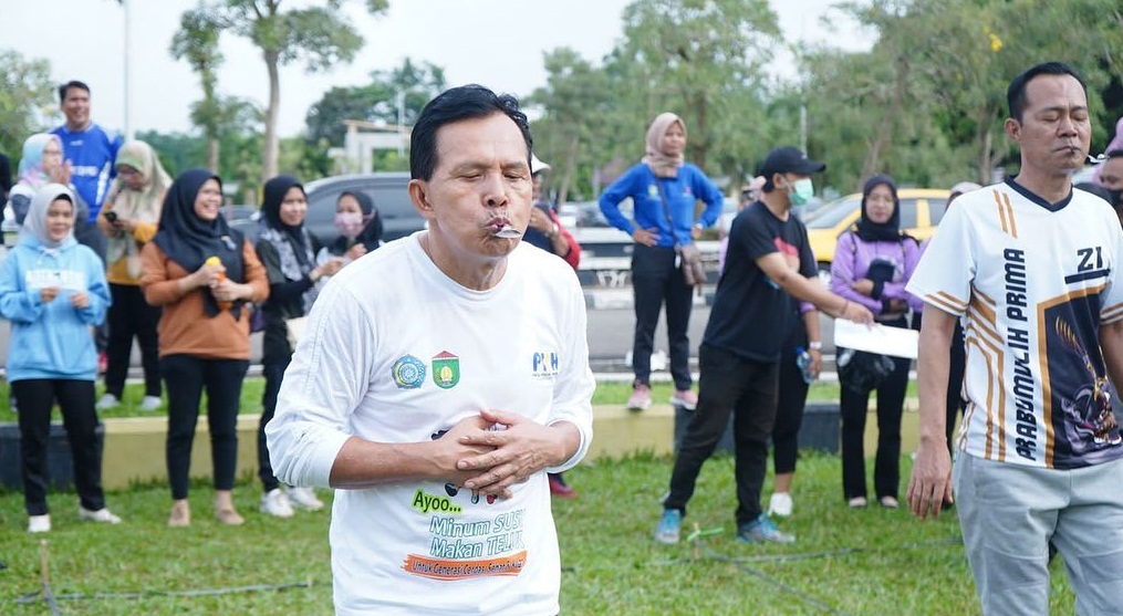  Wali Kota Prabumulih Ikut Lari Kelereng Hingga Makan Kerupuk