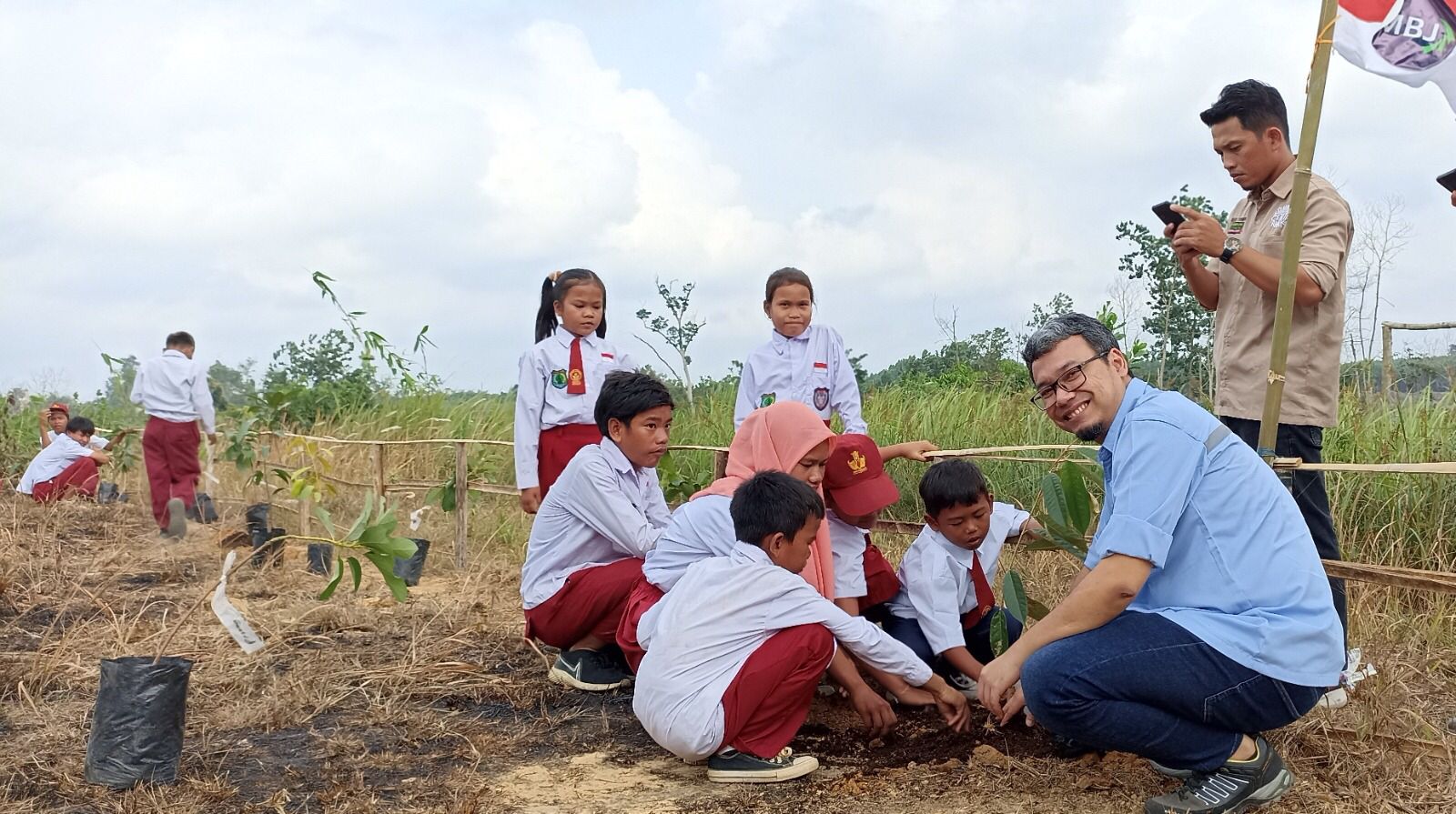 Peduli dan Tanggungjawab Terhadap Pemanasan Global, PT MBJ Siap Hijaukan Wilayah Sumatera