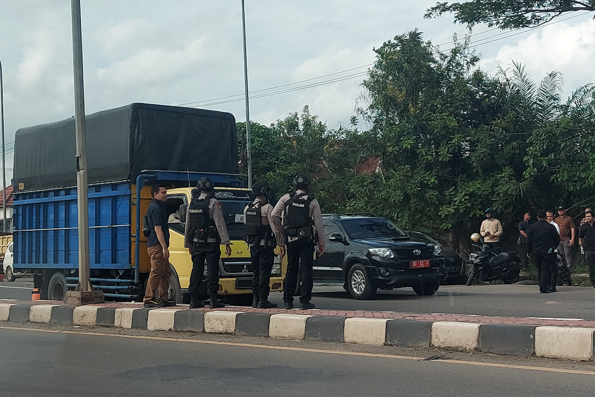 Diduga Angkut BBM Ilegal, Truk Bak Modifikasi Digagalkan Polda Sumsel di Jalan Lingkar Selatan, Sempat Tegang!