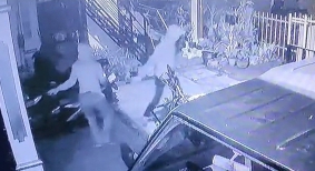 Beraksi Waktu Subuh Terekam CCTV, 2 Pelaku Curanmor di Palembang Gasak 2 Unit Motor Sekaligus