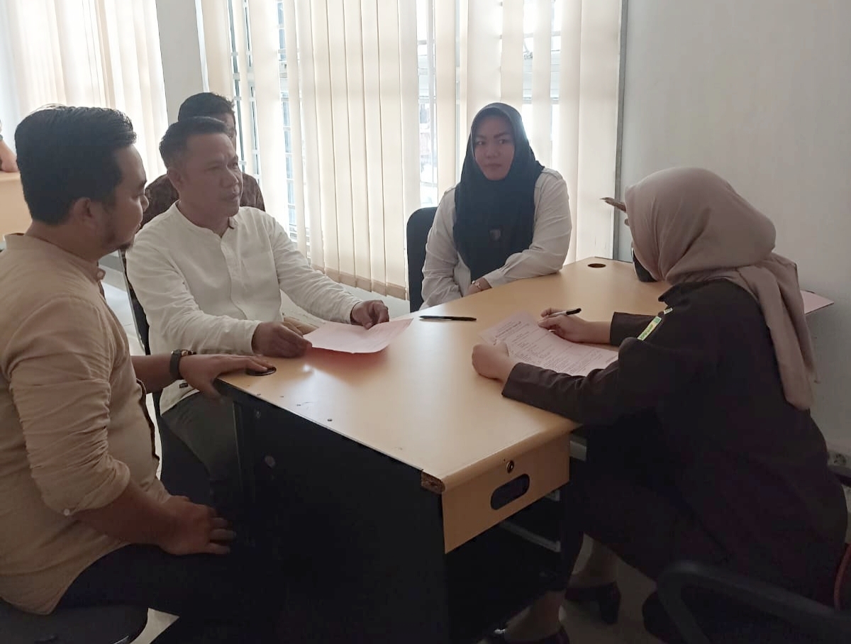 Perkara Dugaan Perzinahan Kades Ulak Segara Ogan Ilir Sudah Lengkap, Kini Dilimpahkan Polres ke Kejari