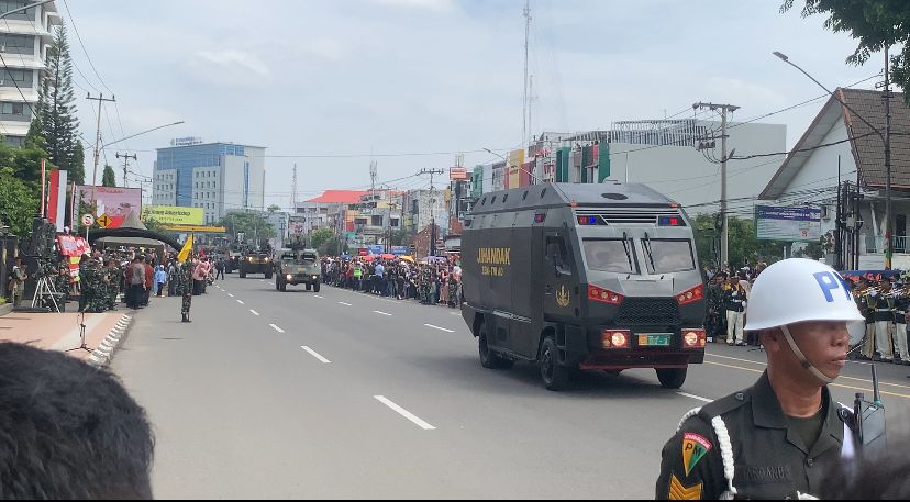 Kodam II/Sriwijaya Gelar Defile Pasukan dan Alutsista di HUT TNI ke-79, Masyarakat Tumpah Ruah