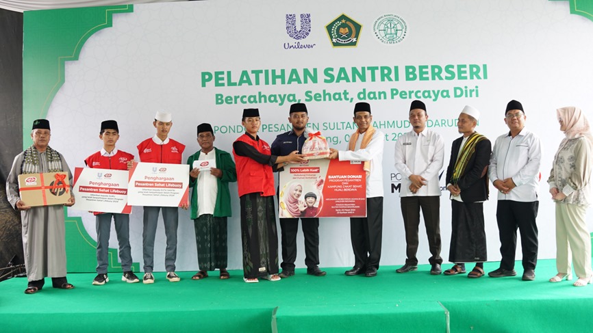 Jangkau Ratusan Santri, Lifebuoy Berkolaborasi dengan Ponpes Sultan Mahmud Badaruddin Palembang Beri Pelatihan