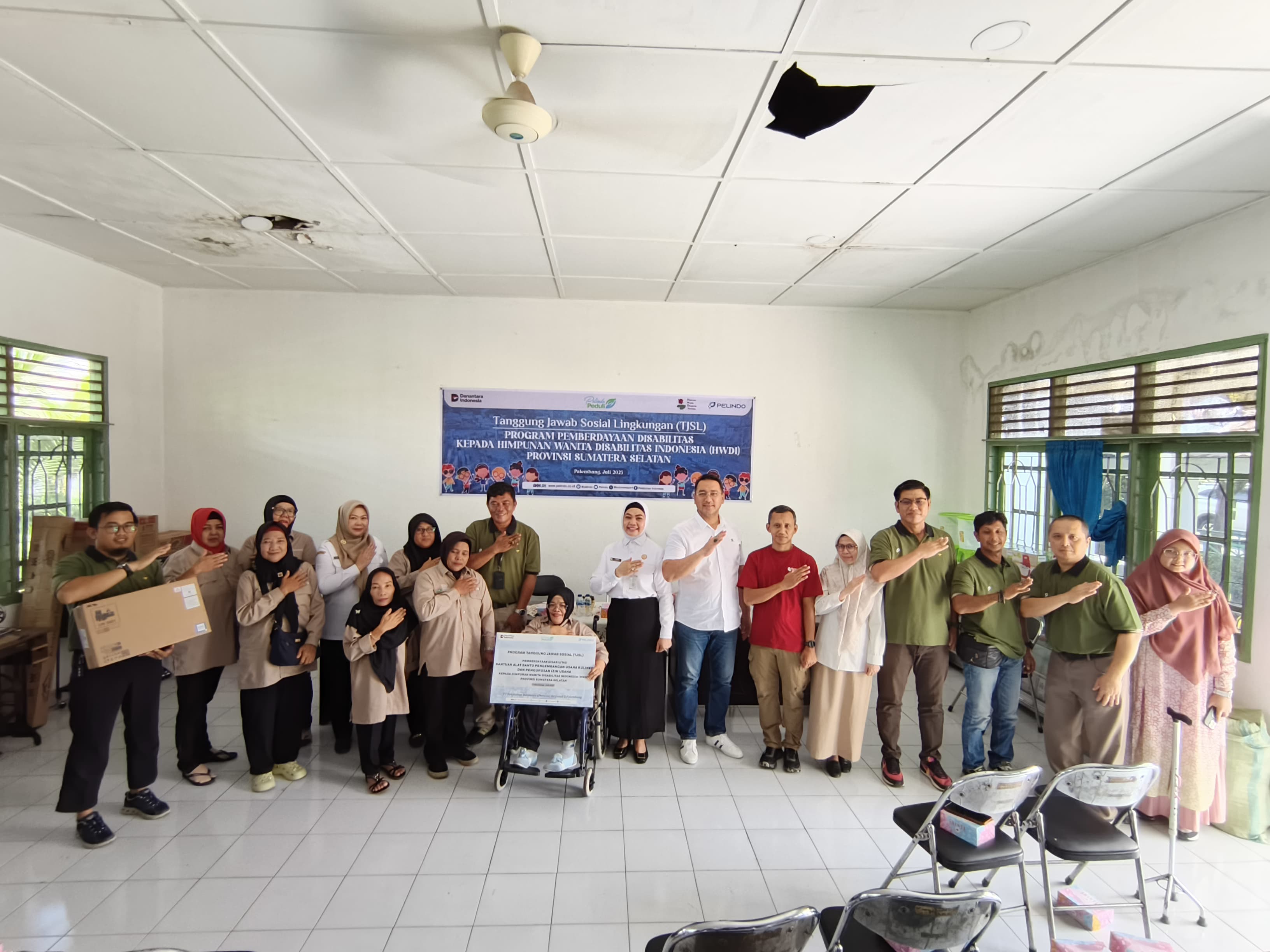 Pelindo Regional 2 Palembang Salurkan Bantuan Program Pemberdayaan Disabilitas kepada HWDI Sumsel