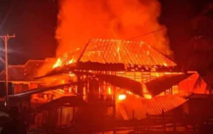 Rumah Panggung  Warga Pelembang Hangus Terbakar