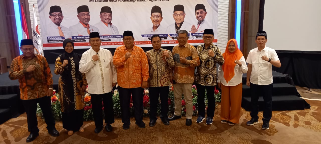 DPW PKS Sumsel Serahkan SK Dukungan kepada Tiga Bacakada Kabupaten/Kota