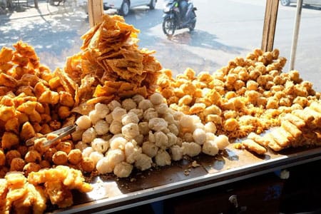  Street Food! 10 Makanan di Pinggir Jalan yang Dijamin Ngak Kalah Enak