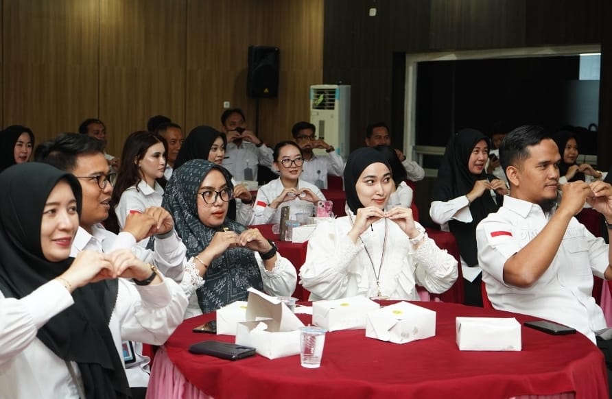 Antusias, Pegawai Kanwil Kemenkum Sumsel Dibekali Kompetensi Bahasa Isyarat untuk Layani Masyarakat Tuli