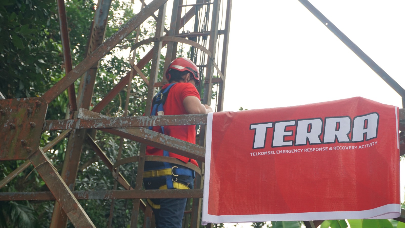 Telkomsel Berikan Kompensasi Khusus Pelanggan IndiHome dan Telkomsel HALO Imbas Bencana Sumatera