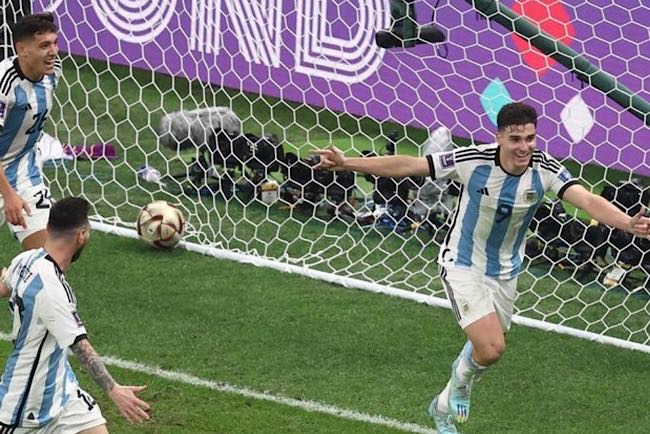 Argentina ke Final, Cukur Kroasia 3-0, Julian Alvarez Brace, La Albiceleste Tunggu Lawan Maroko vs Prancis  