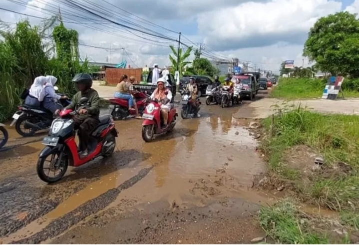 Nambah Parah, Kerusakan Jalan Tegal Binangun Terus Dikeluhkan Masyarakat 