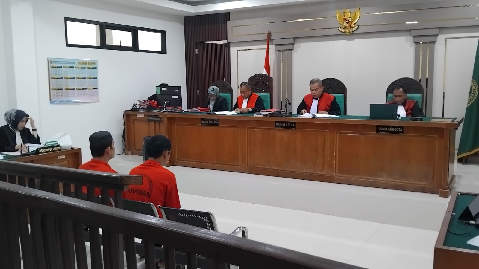 Angkut 10 Ribu Liter Solar Secara Ilegal dari Muba ke Lampung, Dua Sopir Truk Dihukum 15 Bulan Penjara